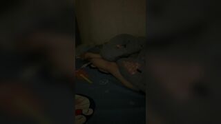 em gái ngủ trưa