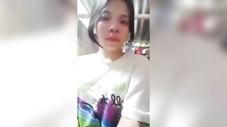 Em Gái Mới Lớn ở nhà một mình nứng lồn quá thủ dâm cho bớt ngứa lồn 2