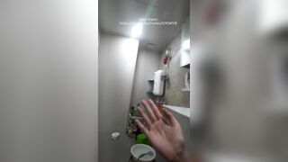 Con em gái dâm thế không biết ăn cắp được clip nó thủ dâm