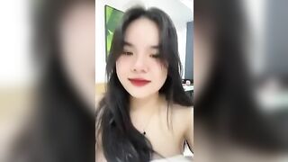 Anh cứ bắt em mút
