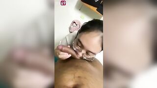 Vũ My 2ka8 Vú to kính cận em kẹp chim vào vú bự mút như này anh chịu sao nổi