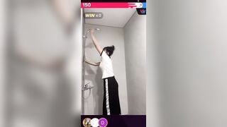Thư xinh trả kèo tắm lộ zú p2