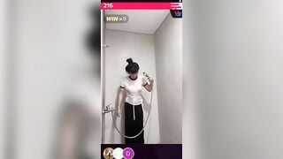 Thư xinh trả kèo tắm lộ zú p2