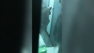 Em hàng xóm tắm 9