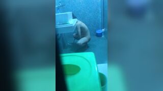 Quay lén gái tắm 32