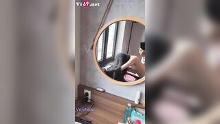 Em ngồi trên chủ động ngoáy còn hỏi anh thích kiểu này không