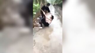 mượn bồ bạn tí mà bạn lột hết đồ(full mô tả)