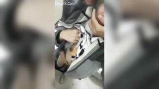 Clip Sex Bảo Vệ Hiếp Dâm Giáo Viên Trong Nhà Vệ Sinh.