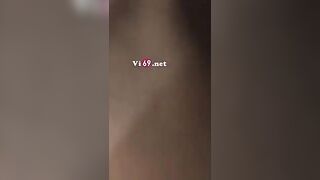 Em người yêu rên la điên dại lúc threesome với hội bạn thân