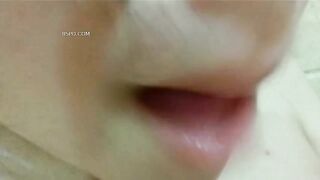 Em gái teen show lồn ướt nhẹp cùng kĩ năng đá lưỡi