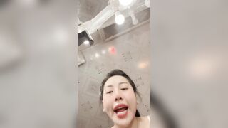 gái xinh live lộ hàng