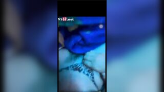 Lén lút đụ e học sinh trên oto giường nằm không dám rên cực nứng