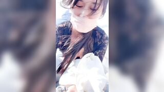 Gái Trung thủ dâm ngoài đường