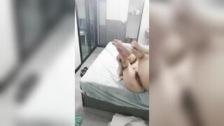 Kinh Dị Tra tấn con nợ vì không có tiền trả, Đổ dầu gió nhét toy vlon