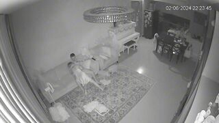 Clip Sex Hack Cam Vợ Chồng Làm Tình Trong Phòng Khách Cực Cháy