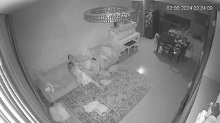 Clip Sex Hack Cam Vợ Chồng Làm Tình Trong Phòng Khách Cực Cháy