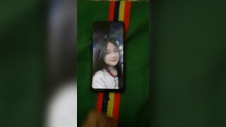 bắn tinh lên ảnh em họ 2k4