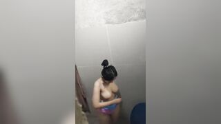 Quay lén cj gái tắm bot lột đồ free và nhóm quay lén + loạn luân ở mô tả