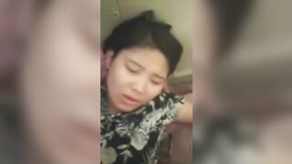 con em t nó khóc nhưng vẫn banh háng cho đụ(full mô tả)