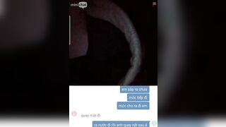 Em gái mặt xinh lồn nhiều nước trốn vào trong chăn để show cho các anh trên Ometv