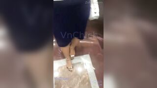 Biến thái, tốc váy sờ lồn e lễ tân xong bắt vào phòng bị 2 thg xuất trong đến khóc