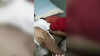Đang học bài em lên cơn nứng