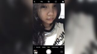 E gái non tơ vã quá