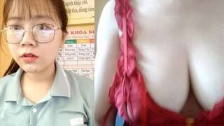 Clip Cô Giáo Thay Đồ Sexy Thủ Dâm Trong Lớp Học Cực Kích Thích