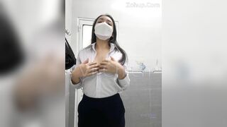 E học sinh show lồn trong lớp học lén nhấp toy siêu dâm p2
