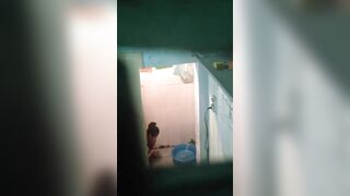 Em họ tắm dáng đẹp vú to 50