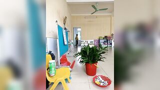 Cô giáo mầm non show hàng 15