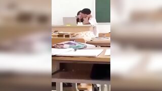 CClip Sex Học Sinh Thpt Cùng Giáo Viên Chủ Nhiệm Tình Tứ Ngay Trong Lớp