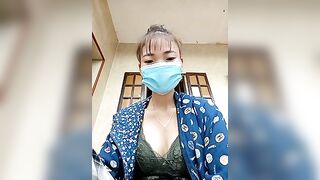 Cô giáo mầm non show hàng 17