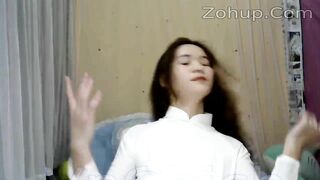 Vừa học online xong e đã cởi đồ thủy dâm nhưng cô chx out phòng và cái kết đắng