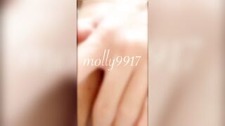 Góc quay độc lạ, 2 cái mép lồn trơn tru thủ dâm nước như gái 18