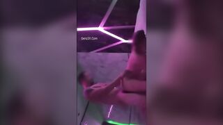 Cô Vợ Việt Nam Được Chồng Dắt Đi Dụ Cặc Tây Sướng Rên Ngất Ngây