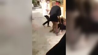Học sinh đánh nhau kéo áo nha ae