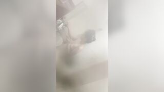 Lên cho ae clip quay lén cô gái siêu đẹp