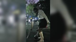 Thủ dâm ở công viên bị người lạ phát hiện