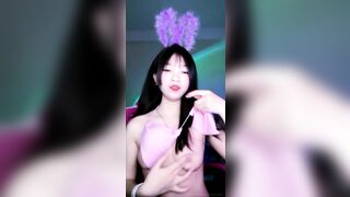 Thiên thần ko xem thì phí, bé nó trả kèo móc vú móc lồn siêu nứng