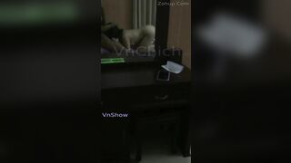 M quay vào gương ý nó mờ , lộ clip cũng ko sao địt doggy là hợp lý