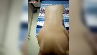 Lâu ngày không được đụ em nhún cực sung và bị anh dập trên ghế tình yêu