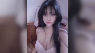 Siêu phẩm e Nhi 2ka9 bị thg ny dụ chát sex khoe vú lồn ngon vkl