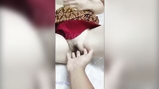 Ra giúp MBBG gọt hoa hoả mà thấy ko mặc quần lót nên đè ra hiếp dâm luôn