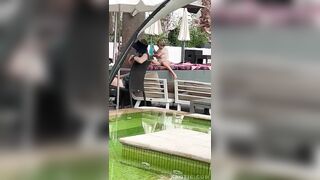 Giới nhà giàu có sex vào bữa sáng