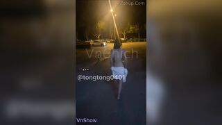 Bắt cô e gxinh trung quốc địt thủ dâm đái lên xe người ta