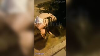 Bắt cô e gxinh trung quốc địt thủ dâm đái lên xe người ta