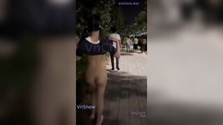 E gái trung quốc dáng đẹp thích public sau người lạ mà bị phát hiện địt tung lozđường