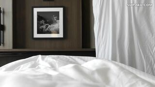 Khởi động cơ thể với em yêu sáng sớm