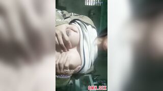 Bé Trúc Linh2ka8 đang nhảy khiêu dâm cho thg bồ xem thì bị mẹ gank phát hiện